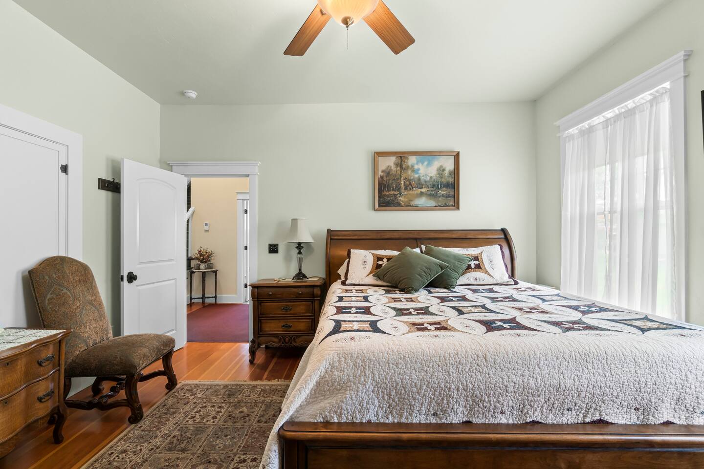 a picture of green room